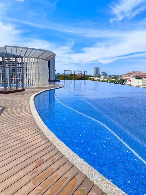 Netflix 2 Bedroom Troika Kota Bharu Homestay 1812 외부 사진