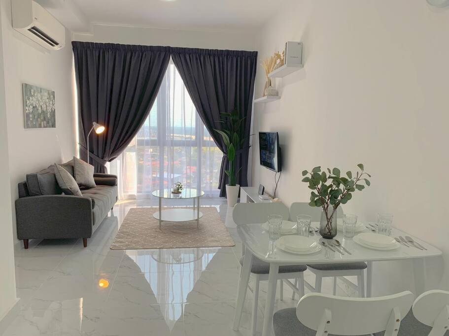 Netflix 2 Bedroom Troika Kota Bharu Homestay 1812 외부 사진